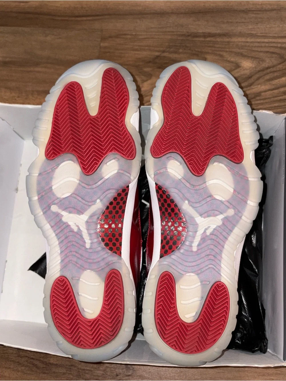 Jordan 11 Retro Cherry size 12 Like new